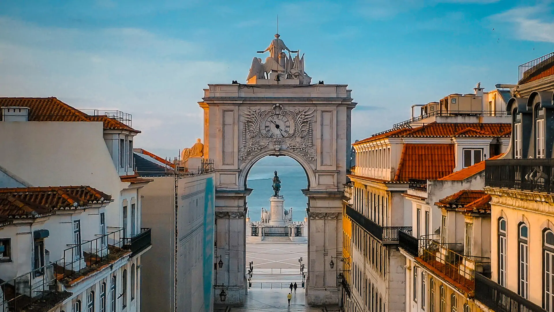 dest_lisbon_portugal_gettyimages-1900755156_universal_within-usage-period_101511-1