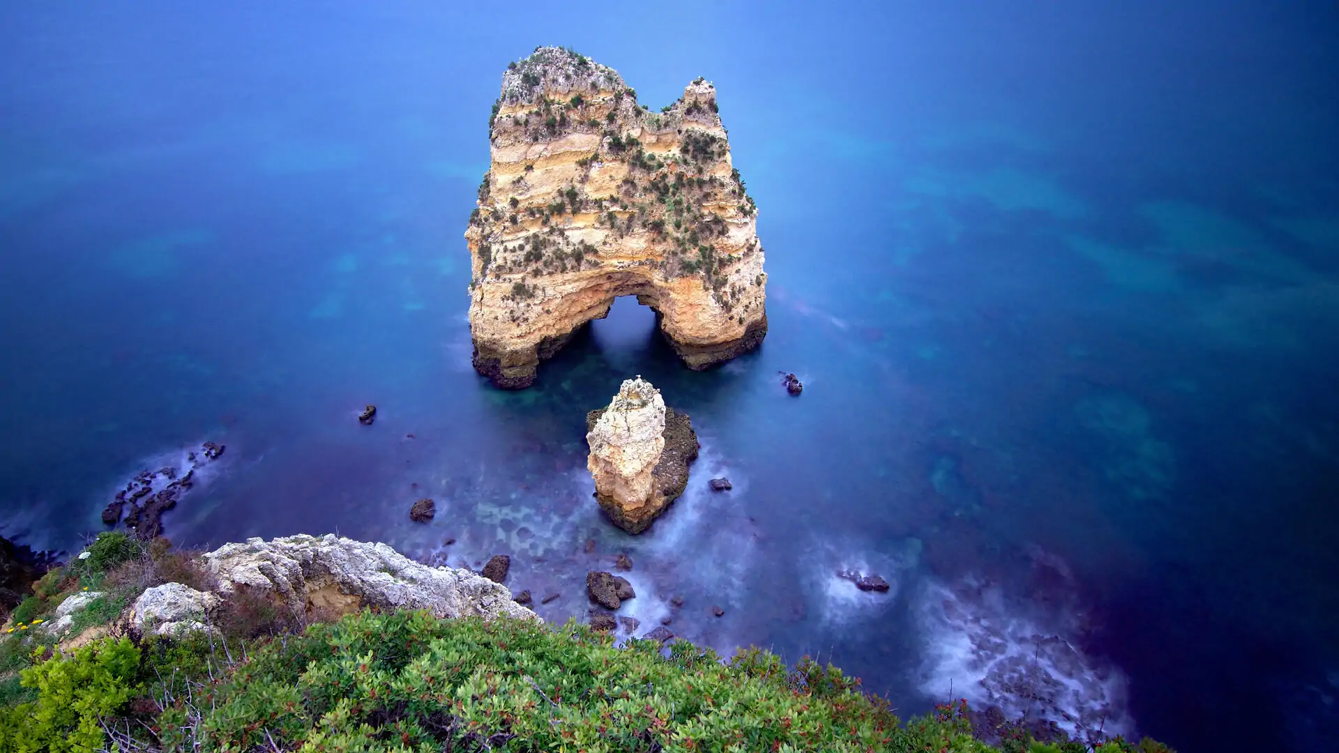 dest_portugal_faro_algarve_gettyimages-499443446_universal_within-usage-period_47873