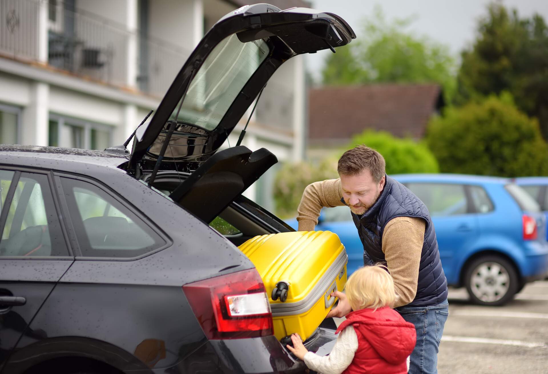 theme_travel_family_roadtrip_packing_car_adventure-shutterstock-portfolio_1437552449-1